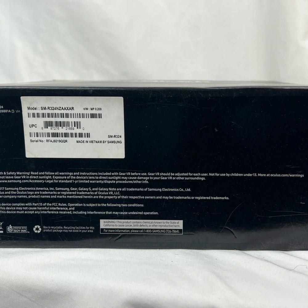 Samsung Gear VR SM-R324 With Controller